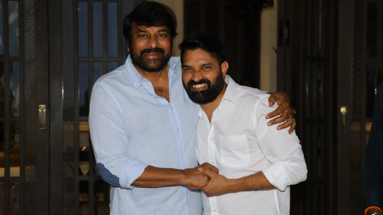 Tollywood celebrities congratulate chiranjeevi for felicitating by padma vibhushan award