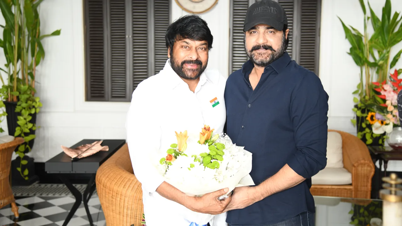 Tollywood celebrities congratulate chiranjeevi for felicitating by padma vibhushan award