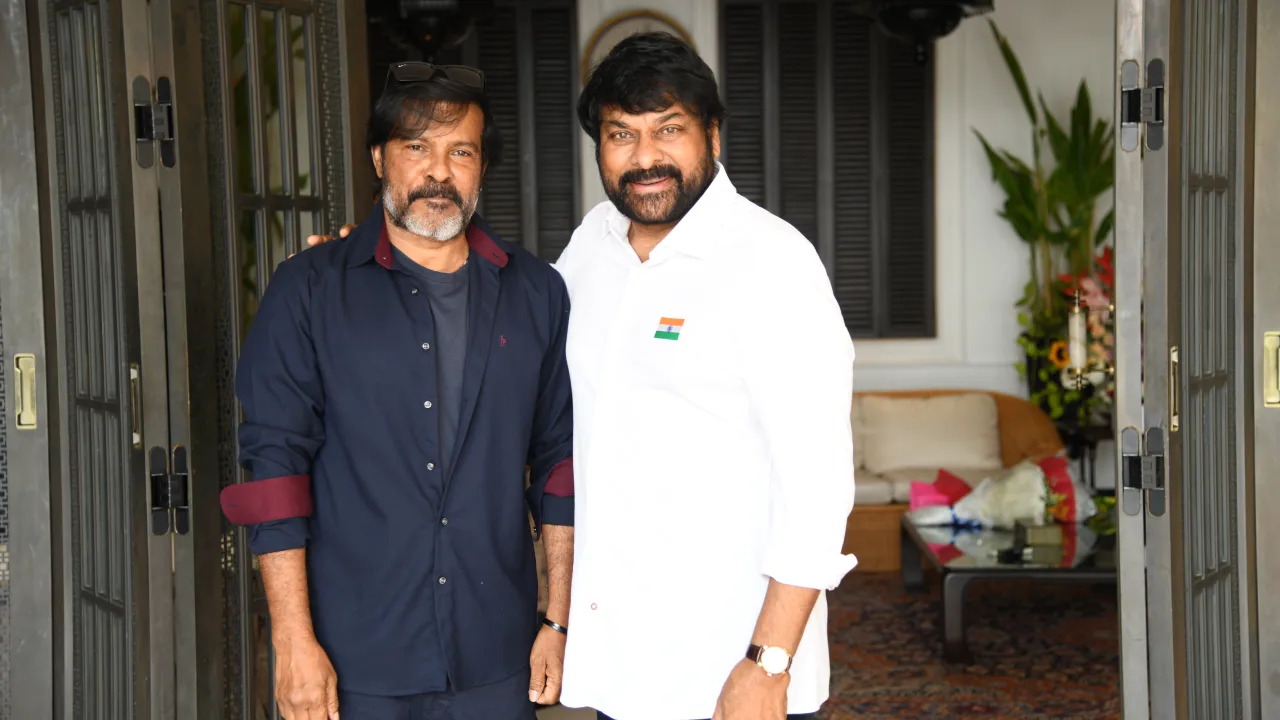 Tollywood celebrities congratulate chiranjeevi for felicitating by padma vibhushan award