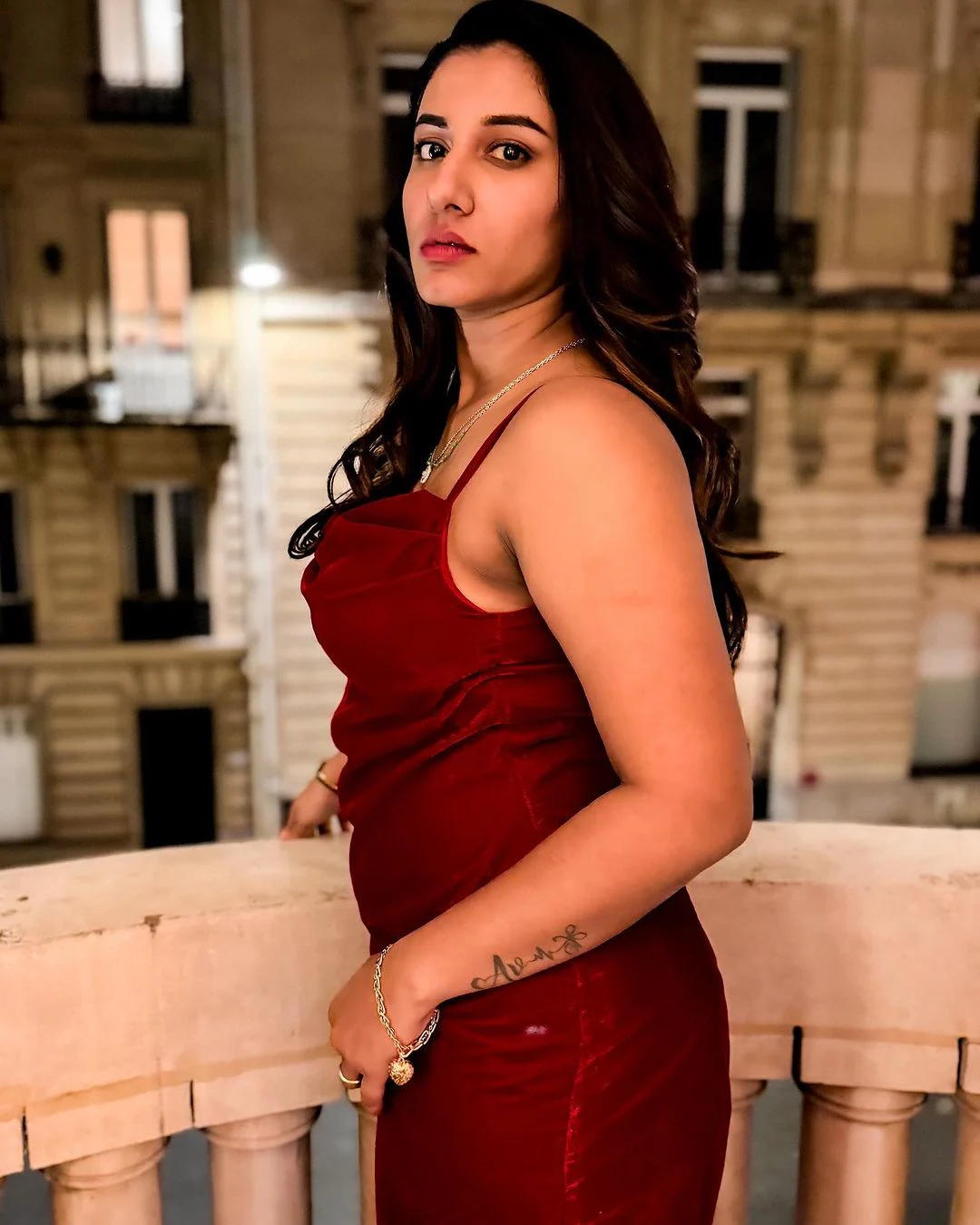 Vishnupriyaa bhimeneni Sizzling Photo Shoot in Paris