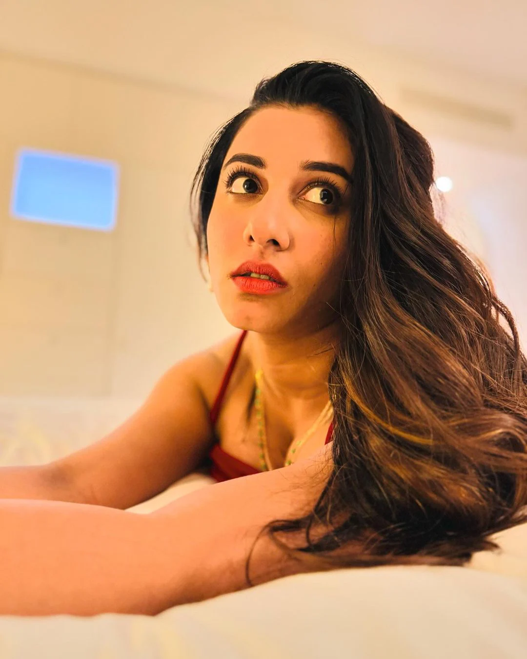 Vishnupriyaa bhimeneni Sizzling Photo Shoot in Paris