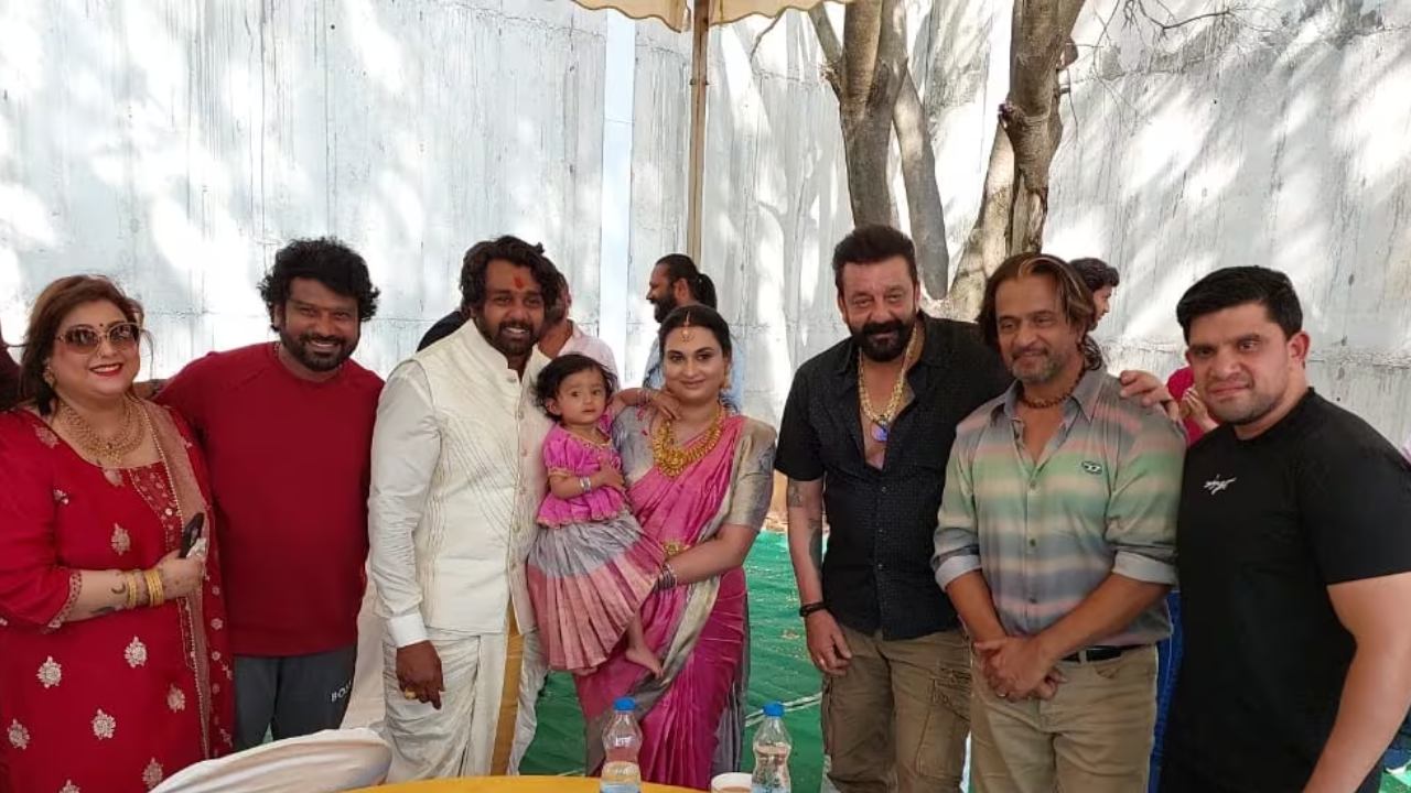 Dhruva Sarja : రామ మందిరం కోసం ఎదురు చూసి.. పిల్లలకు పేర్లు పెట్టిన స్టార్ హీరో.. Dhruva Sarja : రామ మందిరం కోసం ఎదురు చూసి.. పిల్లలకు పేర్లు పెట్టిన స్టార్ హీరో..
