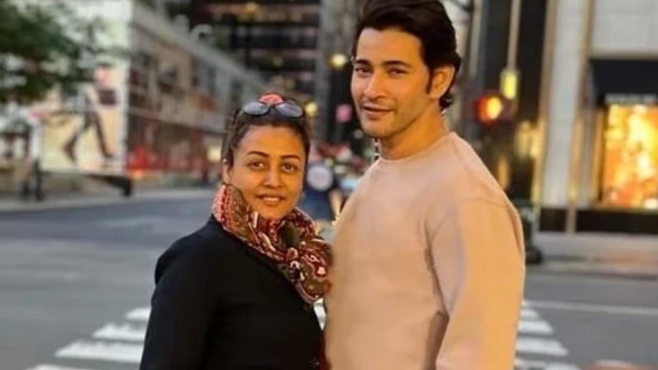 Mahesh Babu : నమ్రతకు మహేష్ స్పెషల్ విషెష్.. భార్య పుట్టిన రోజుకు దూరంగా మహేష్.. Mahesh Babu : నమ్రతకు మహేష్ స్పెషల్ విషెష్.. భార్య పుట్టిన రోజుకు దూరంగా మహేష్..