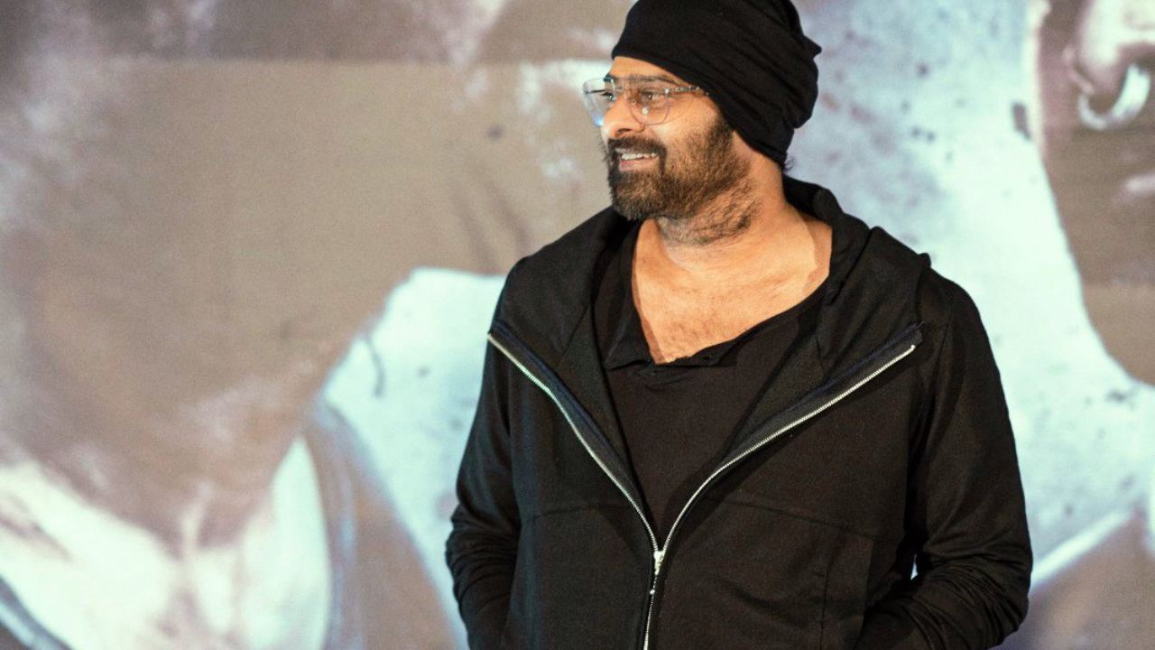 Prabhas : సమంత లాగే.. ప్రభాస్ కూడా సినిమాలకు గ్యాప్.. ఆరోగ్యంపై ఫోకస్ చేయడానికే? Prabhas : సమంత లాగే.. ప్రభాస్ కూడా సినిమాలకు గ్యాప్.. ఆరోగ్యంపై ఫోకస్ చేయడానికే?
