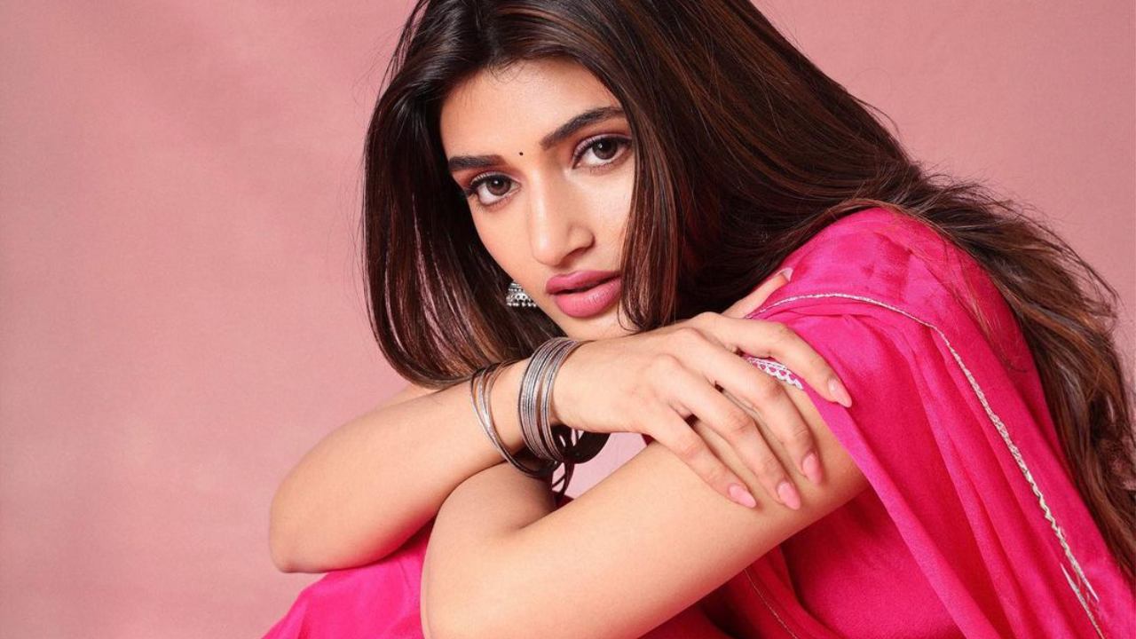 Sreeleela : బాబోయ్.. నెలకొక సినిమా రిలీజ్ చేసిన శ్రీలీల.. నెక్స్ట్ ఏంటి మరి? Sreeleela : బాబోయ్.. నెలకొక సినిమా రిలీజ్ చేసిన శ్రీలీల.. నెక్స్ట్ ఏంటి మరి?