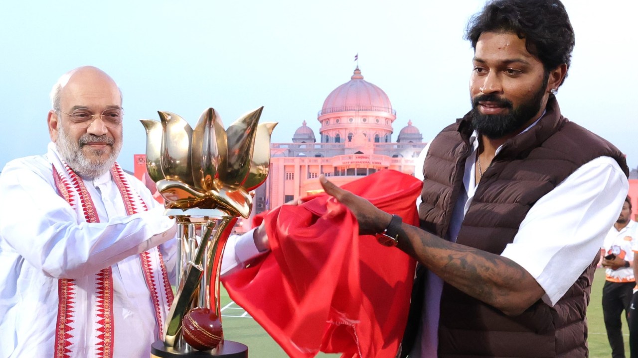 Hardik Pandya : కేంద్ర మంత్రి అమిత్ షాను కలిసిన హార్ధిక్ పాండ్యా.. కారణం ఏమిటంటే.. Hardik Pandya : కేంద్ర మంత్రి అమిత్ షాను కలిసిన హార్ధిక్ పాండ్యా.. కారణం ఏమిటంటే..