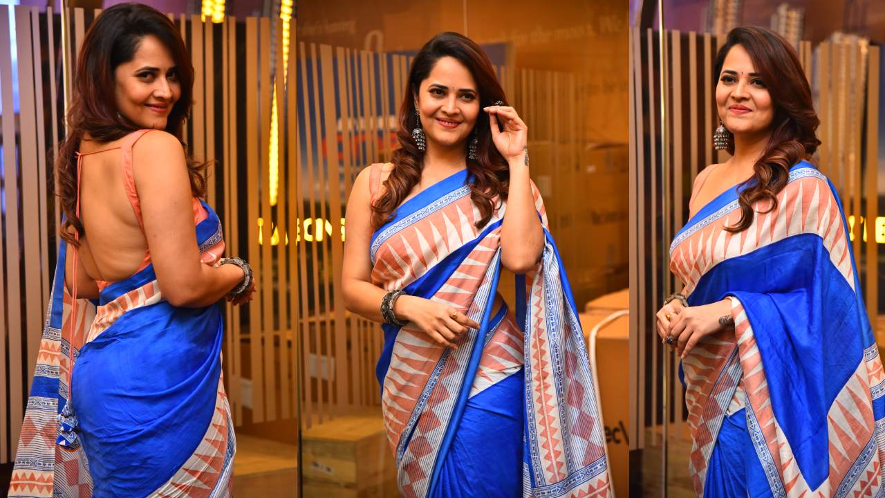 Anasuya : నీలిరంగు చీరలో అనసూయ.. ఎంత ముద్దుగా ఉందో..