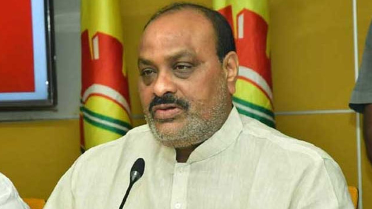 అందుకే ఎక్కడ చూసినా రికార్డులు తగలబెడుతున్నారు: మంత్రి అచ్చెన్నాయుడు అందుకే ఎక్కడ చూసినా రికార్డులు తగలబెడుతున్నారు: మంత్రి అచ్చెన్నాయుడు