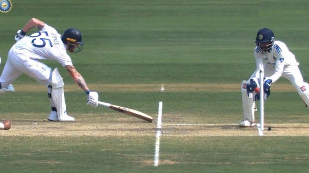 Benstokes run out very good fielding from Shreyas Iyer