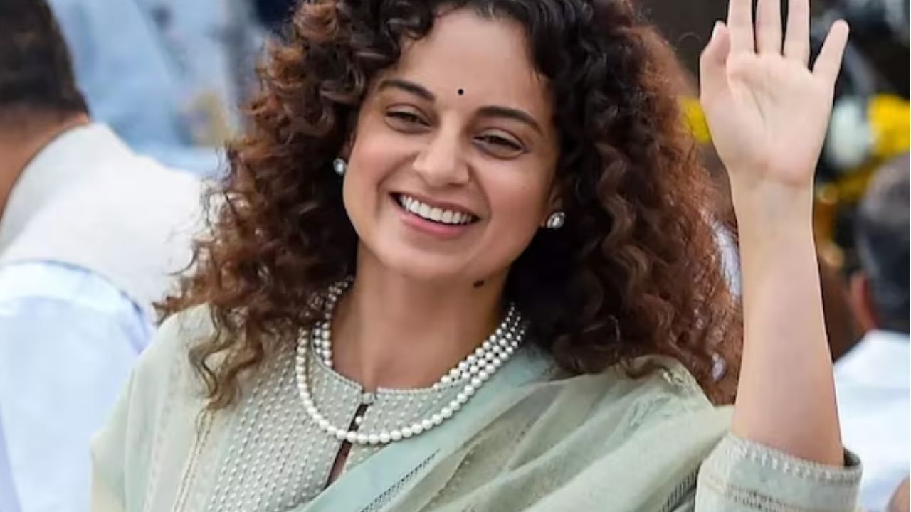 Kangana Ranaut : పాలిటిక్స్లోకి రావడానికి ఇదే సరైన సమయం అంటున్న కంగనా.. Kangana Ranaut : పాలిటిక్స్లోకి రావడానికి ఇదే సరైన సమయం అంటున్న కంగనా..