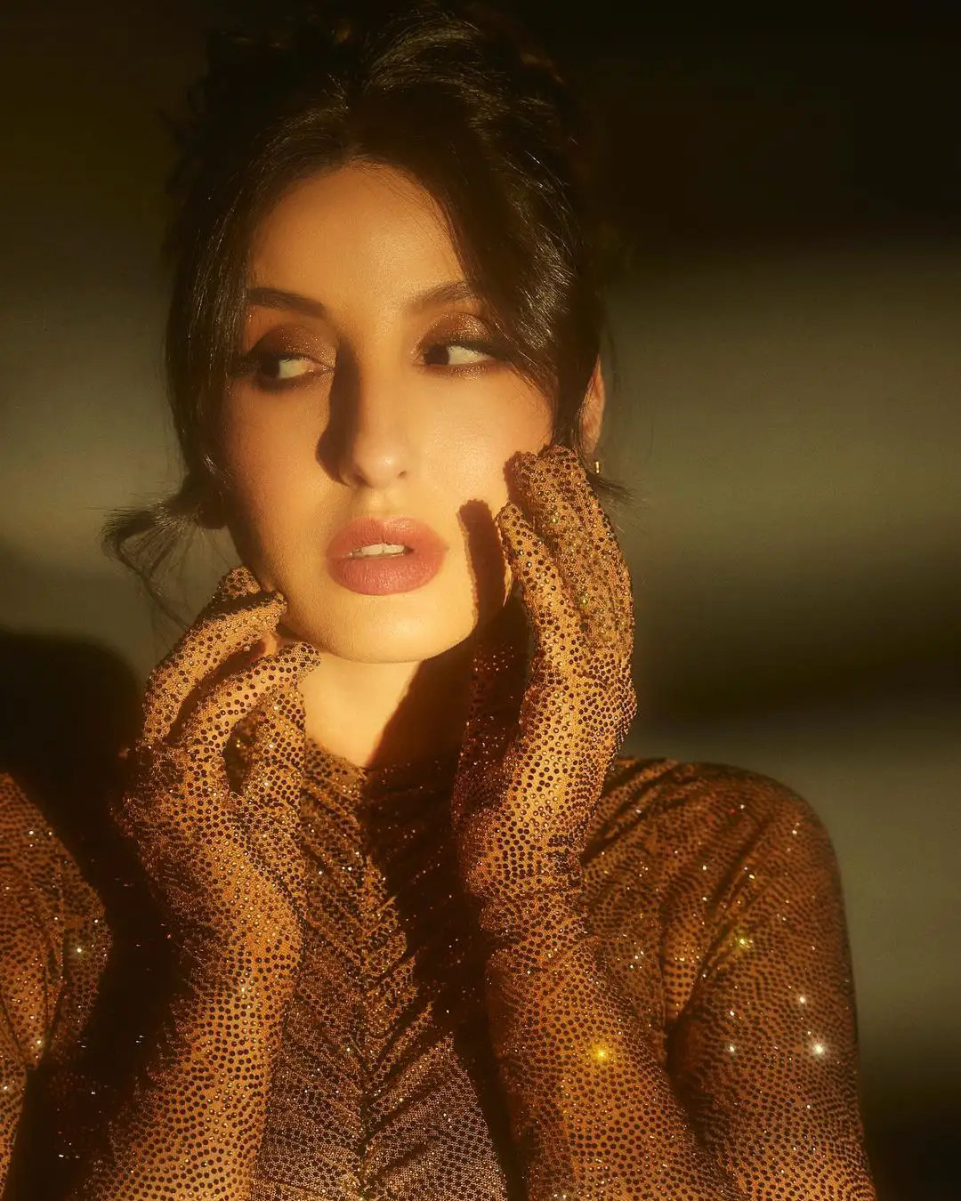 Bollywood Heroine Nora Fatehi stunning look photos