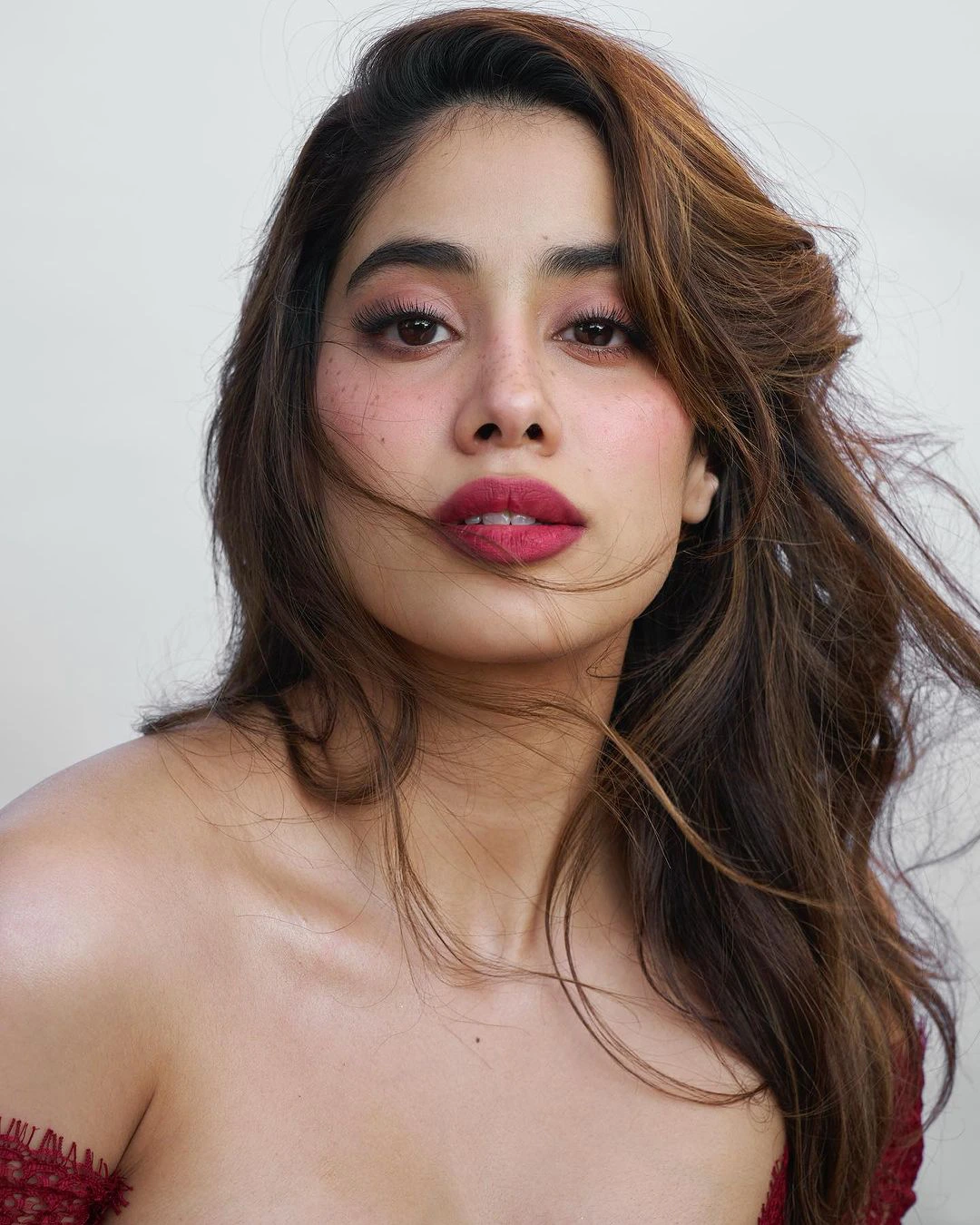 Devara Actress Janhvi Kapoor shines in red dress photos
