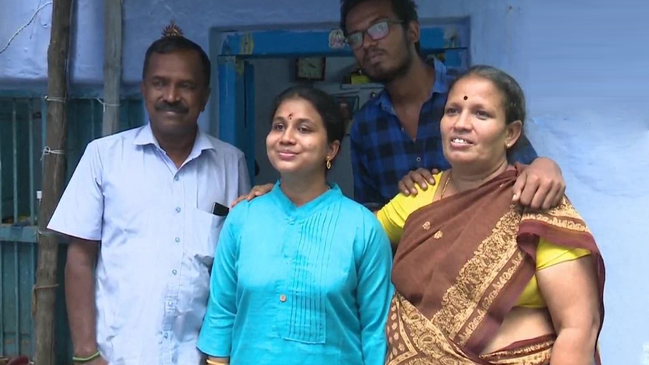 IAS Success Story _ Meet Poorna Sundari, who cracked UPSC exam in spite of being visually impaired