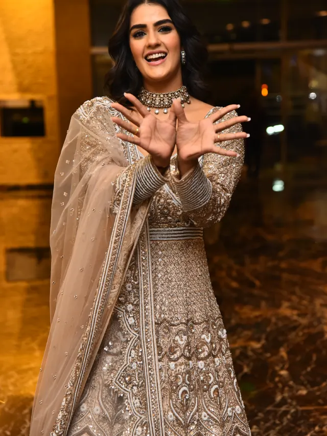 Kavya Thapar Cute Looks in Eagle Movie Pre Release event