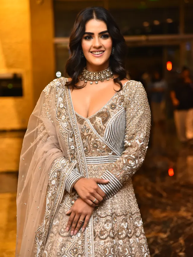 Kavya Thapar Cute Looks in Eagle Movie Pre Release event