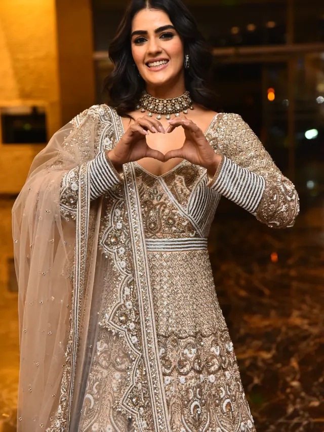 Kavya Thapar Cute Looks in Eagle Movie Pre Release event