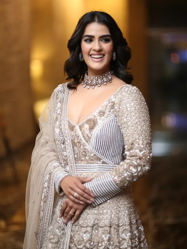 Kavya Thapar Cute Looks in Eagle Movie Pre Release event