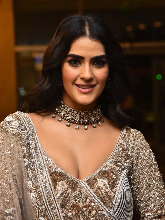 Kavya Thapar Cute Looks in Eagle Movie Pre Release event
