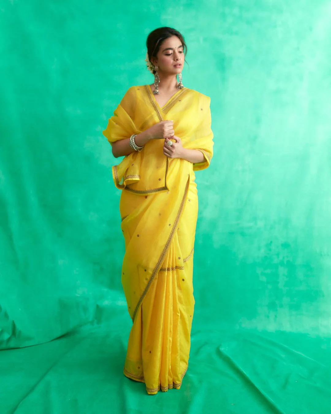 Keerthy Suresh Traditional Looks in Yellow Saree