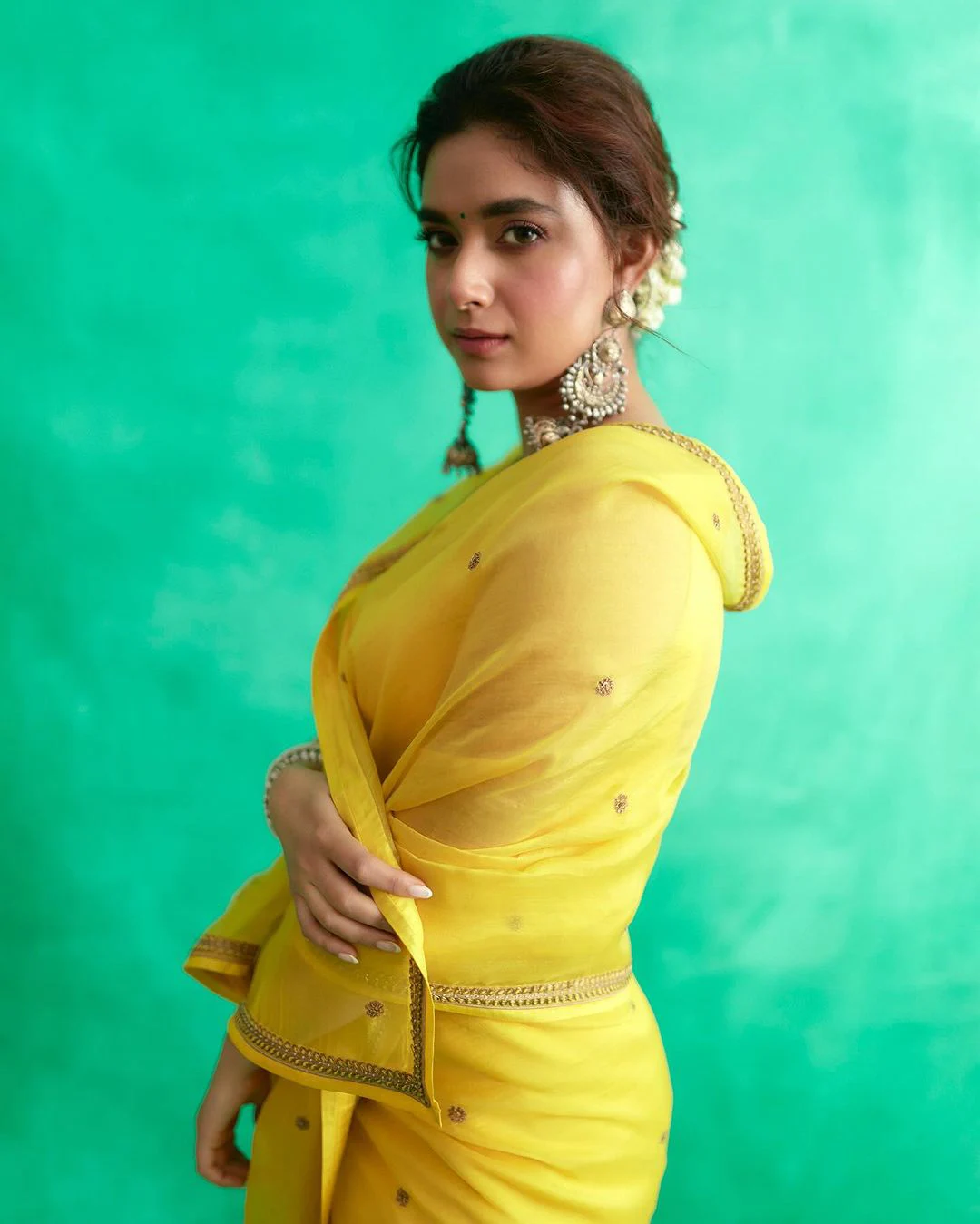 Keerthy Suresh Traditional Looks in Yellow Saree