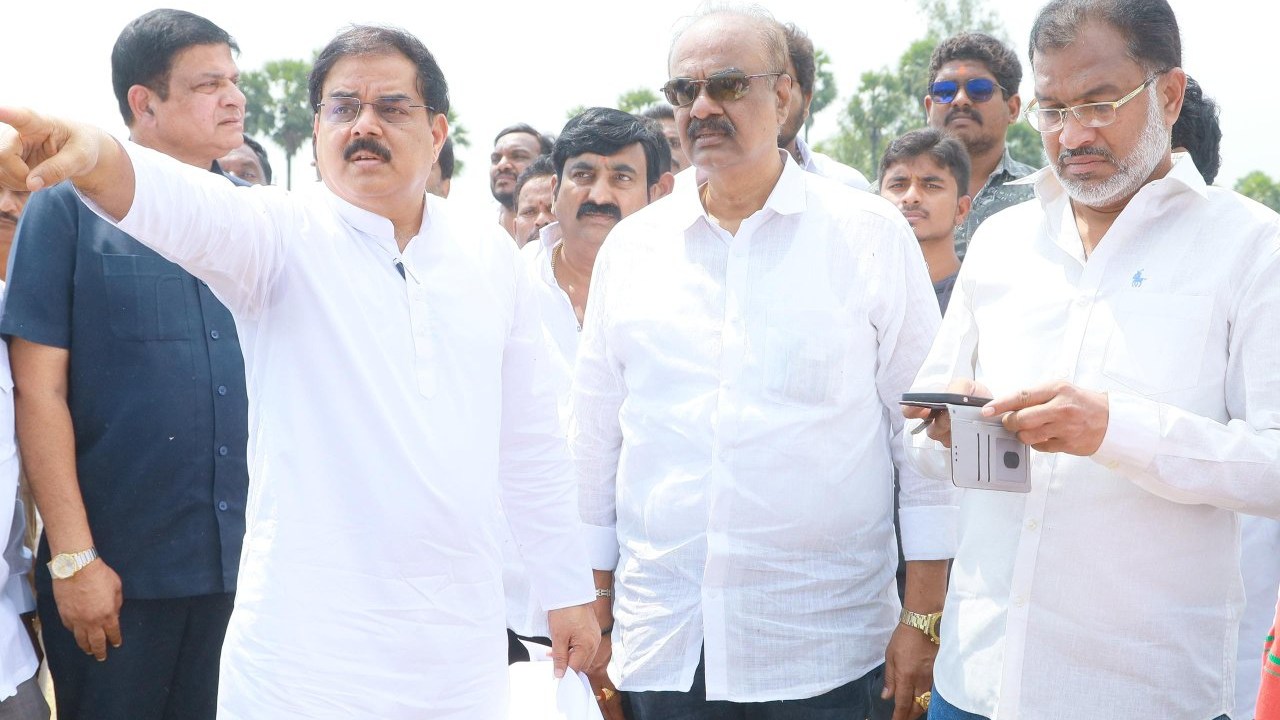 28న జరిగే బహిరంగ సభను విజయవంతం చేయాలి : నాదెండ్ల మనోహర్ 28న జరిగే బహిరంగ సభను విజయవంతం చేయాలి : నాదెండ్ల మనోహర్