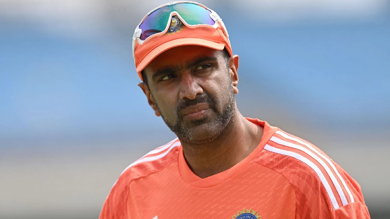 IND vs ENG : టెస్టు మ్యాచ్ మధ్యలో వెళ్లిపోయిన అశ్విన్.. అతడి స్థానంలో అక్షర్ ఆడొచ్చా? నిబంధనలు ఏమి చెబుతున్నాయంటే? IND vs ENG : టెస్టు మ్యాచ్ మధ్యలో వెళ్లిపోయిన అశ్విన్.. అతడి స్థానంలో అక్షర్ ఆడొచ్చా? నిబంధనలు ఏమి చెబుతున్నాయంటే?