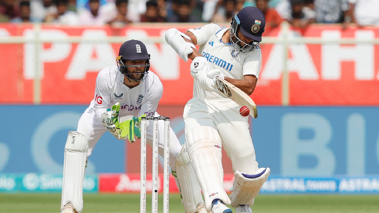IND vs ENG 2nd Test : ముగిసిన తొలి రోజు ఆట IND vs ENG 2nd Test : ముగిసిన తొలి రోజు ఆట