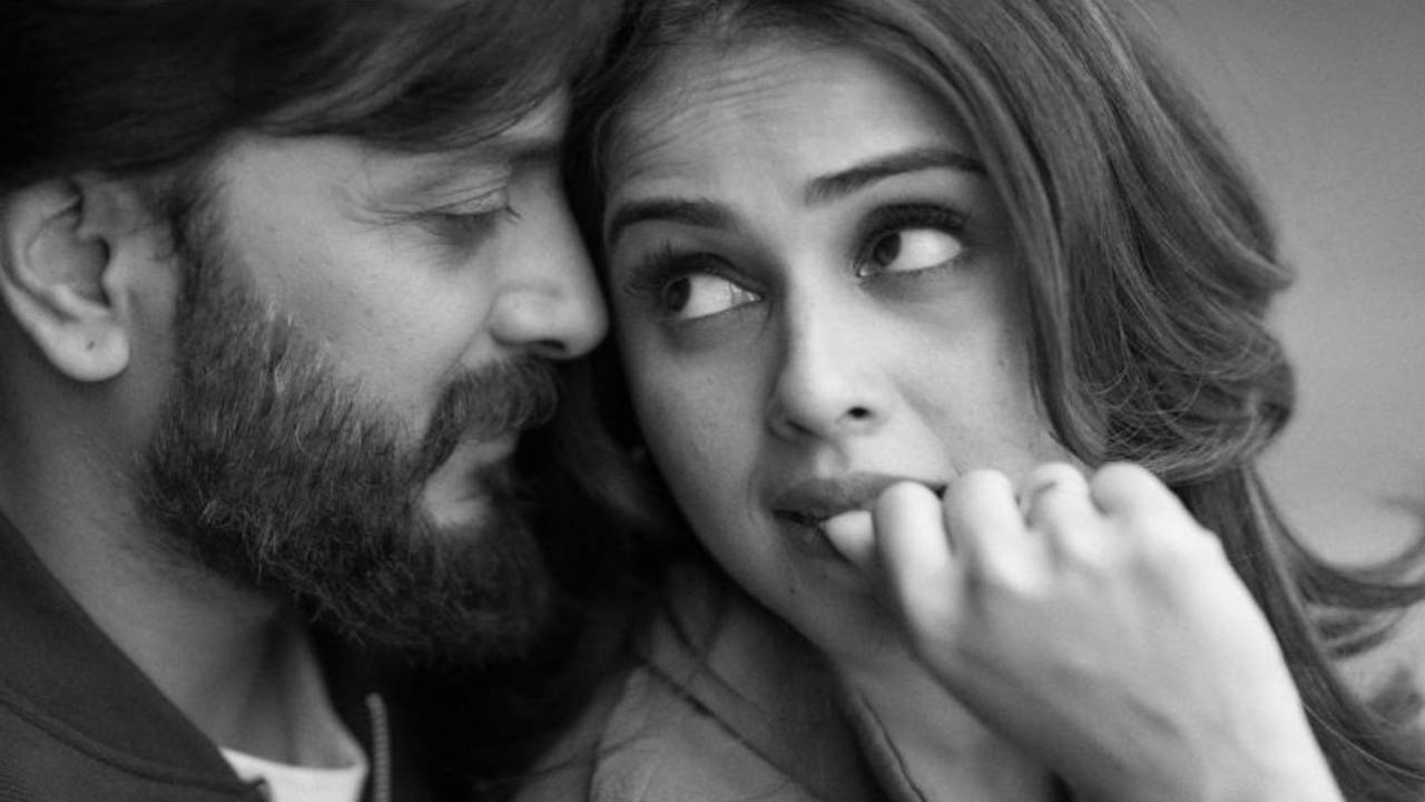 Genelia Deshmukh : జెనీలియా నిర్మాతగా.. రితీష్ డైరెక్ట్ చేస్తున్న రెండో సినిమా Genelia Deshmukh : జెనీలియా నిర్మాతగా.. రితీష్ డైరెక్ట్ చేస్తున్న రెండో సినిమా