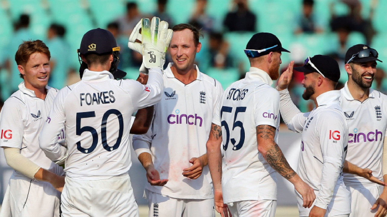IND vs ENG 4th test : రాంచీలో రఫ్ఫాడిస్తున్న ఇంగ్లాండ్.. కష్టాల్లో టీమ్ఇండియా.. ముగిసిన రెండో రోజు ఆట IND vs ENG 4th test : రాంచీలో రఫ్ఫాడిస్తున్న ఇంగ్లాండ్.. కష్టాల్లో టీమ్ఇండియా.. ముగిసిన రెండో రోజు ఆట