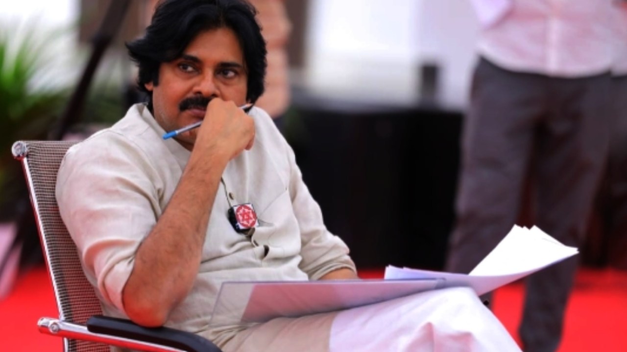 Pawan Kalyan: పవన్ కల్యాణ్ భీమవరం పర్యటన ఖరారు Pawan Kalyan: పవన్ కల్యాణ్ భీమవరం పర్యటన ఖరారు