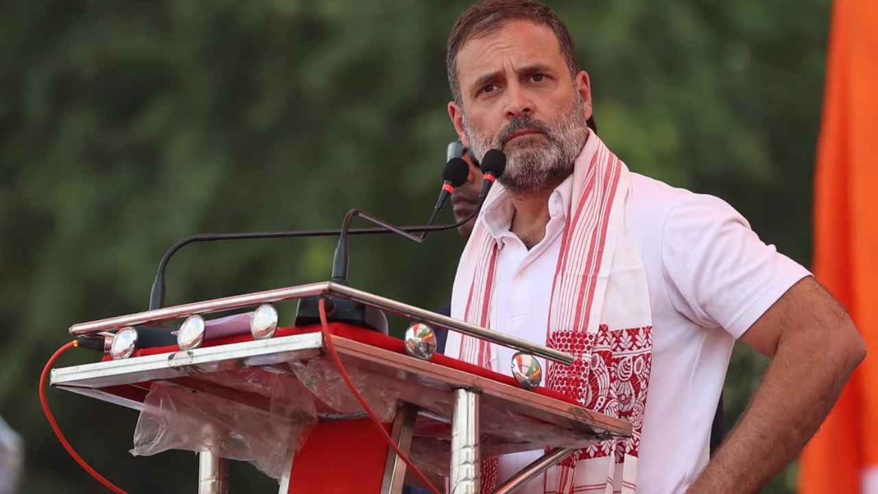 రాజకీయ సముద్రంలో ఎదురీది నిలబడ్డ రాహుల్.. తండ్రి, తల్లి తర్వాత అపోజిషన్ లీడర్గా యువనేత రాజకీయ సముద్రంలో ఎదురీది నిలబడ్డ రాహుల్.. తండ్రి, తల్లి తర్వాత అపోజిషన్ లీడర్గా యువనేత
