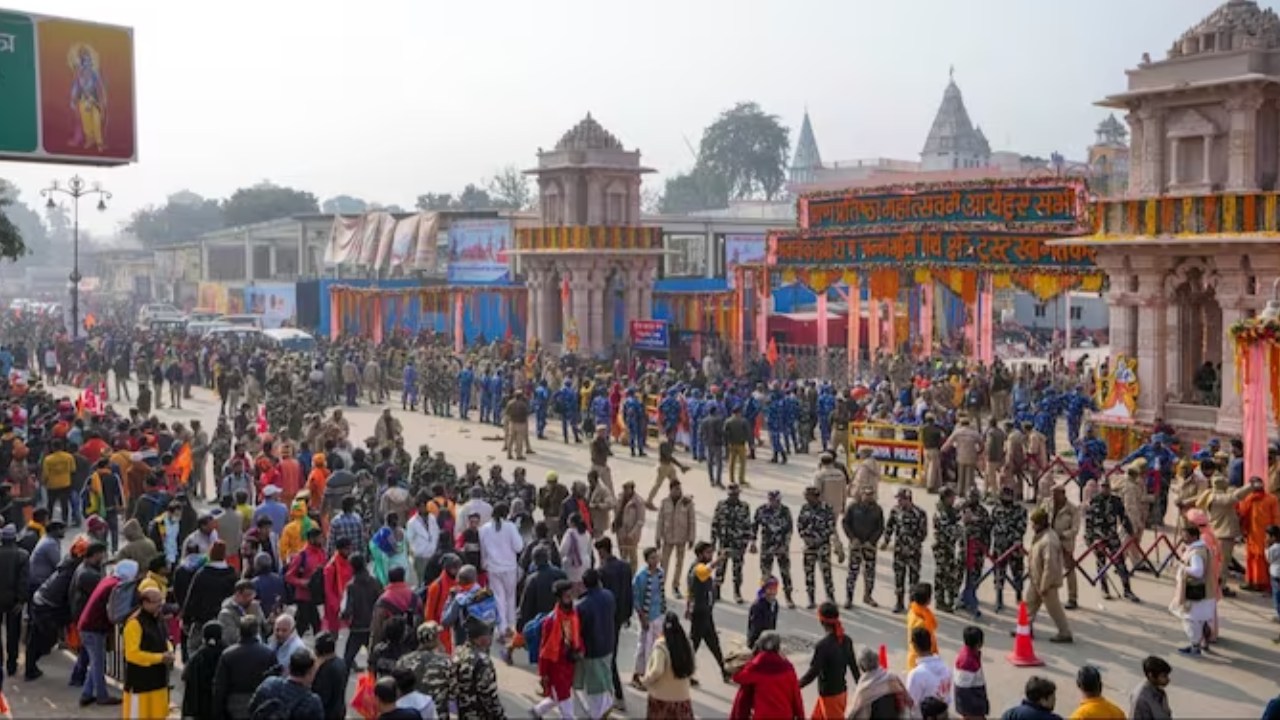 Ram Mandir Donation : అయోధ్య రామాలయానికి 11రోజుల్లో ఎన్నికోట్ల విరాళాలు వచ్చాయో తెలుసా? Ram Mandir Donation : అయోధ్య రామాలయానికి 11రోజుల్లో ఎన్నికోట్ల విరాళాలు వచ్చాయో తెలుసా?