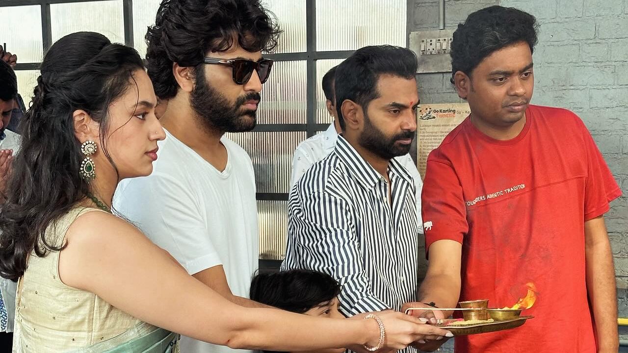Sharwanand : సైలెంట్గా శర్వానంద్ కొత్త మూవీ స్టార్ట్.. ఆ సూపర్ హిట్ డైరెక్టర్తో.. Sharwanand : సైలెంట్గా శర్వానంద్ కొత్త మూవీ స్టార్ట్.. ఆ సూపర్ హిట్ డైరెక్టర్తో..
