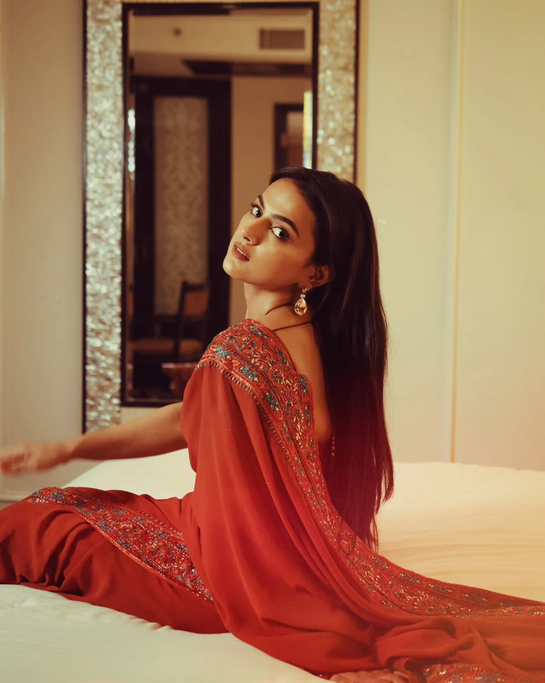 Shraddha Srinath shares her latest Saree Photoshoot