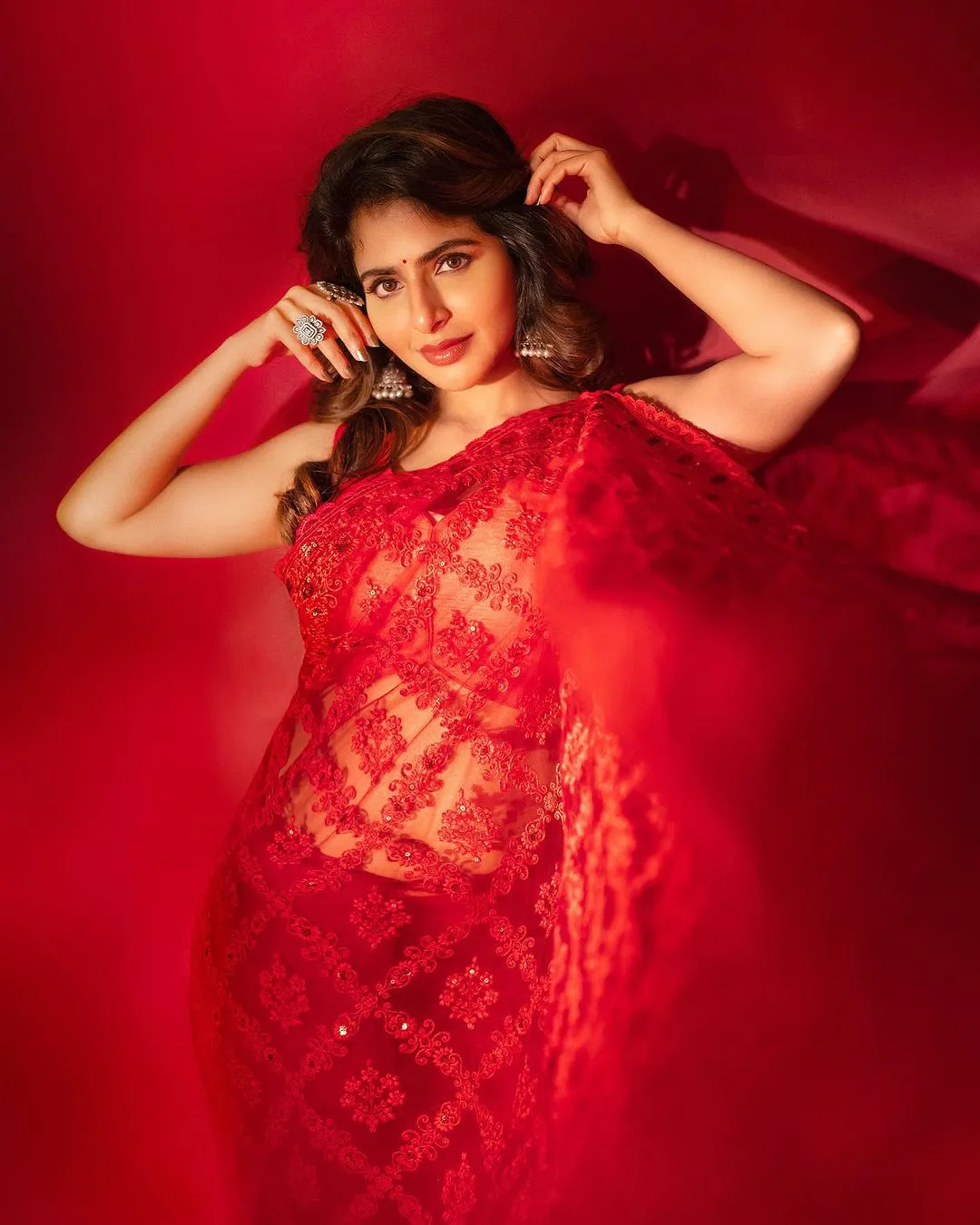 Tamil Actress Iswarya Menon shines in red saree like as rose Photos