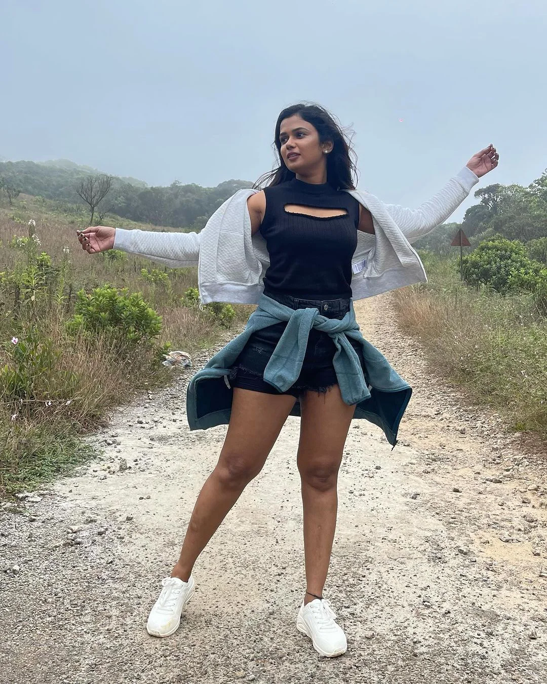 Telugu Actress Ariyana Glory enjoying vacation photos