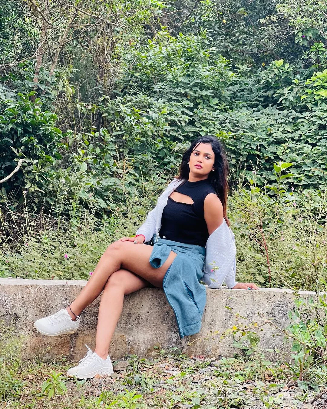 Telugu Actress Ariyana Glory enjoying vacation photos