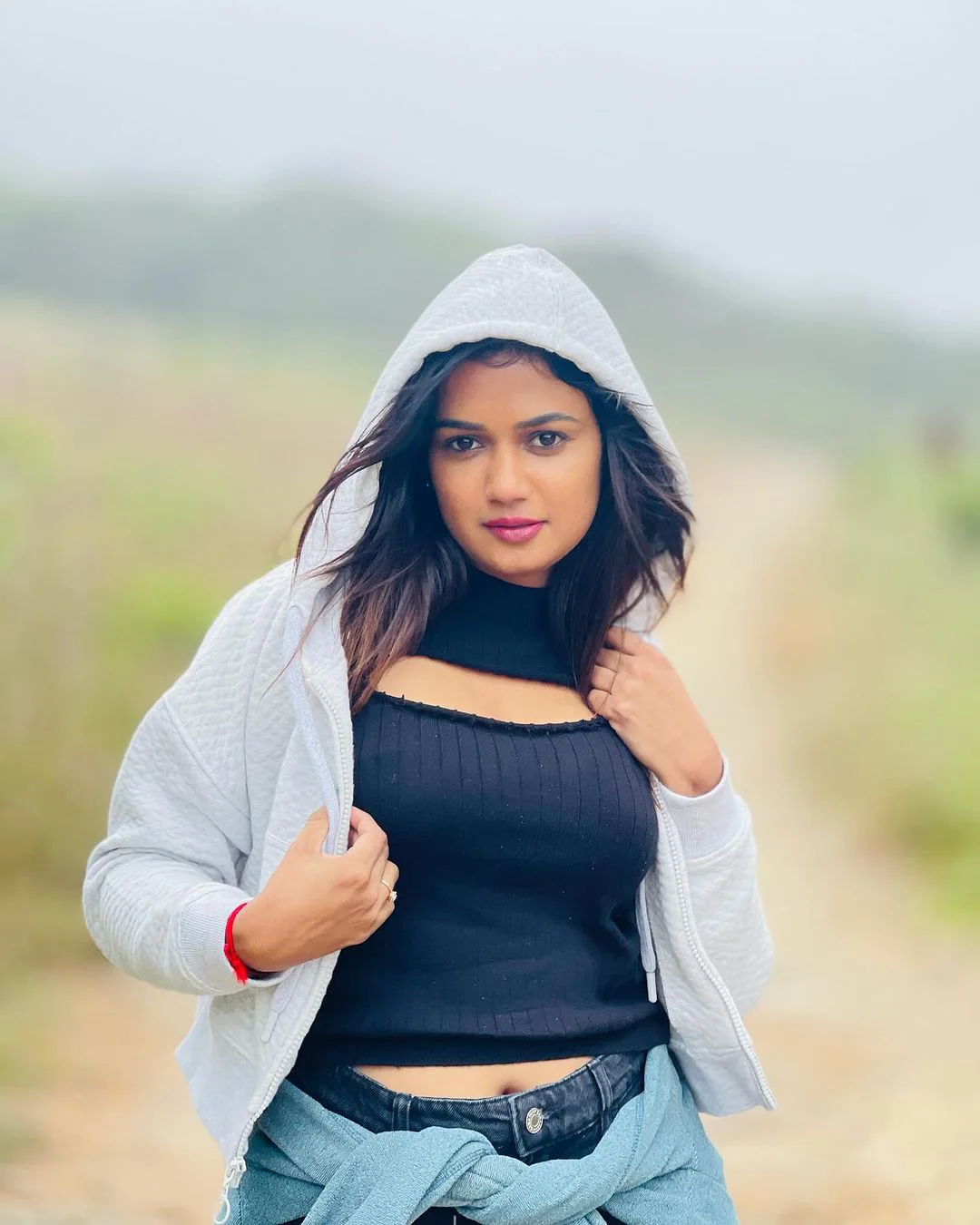 Telugu Actress Ariyana Glory enjoying vacation photos