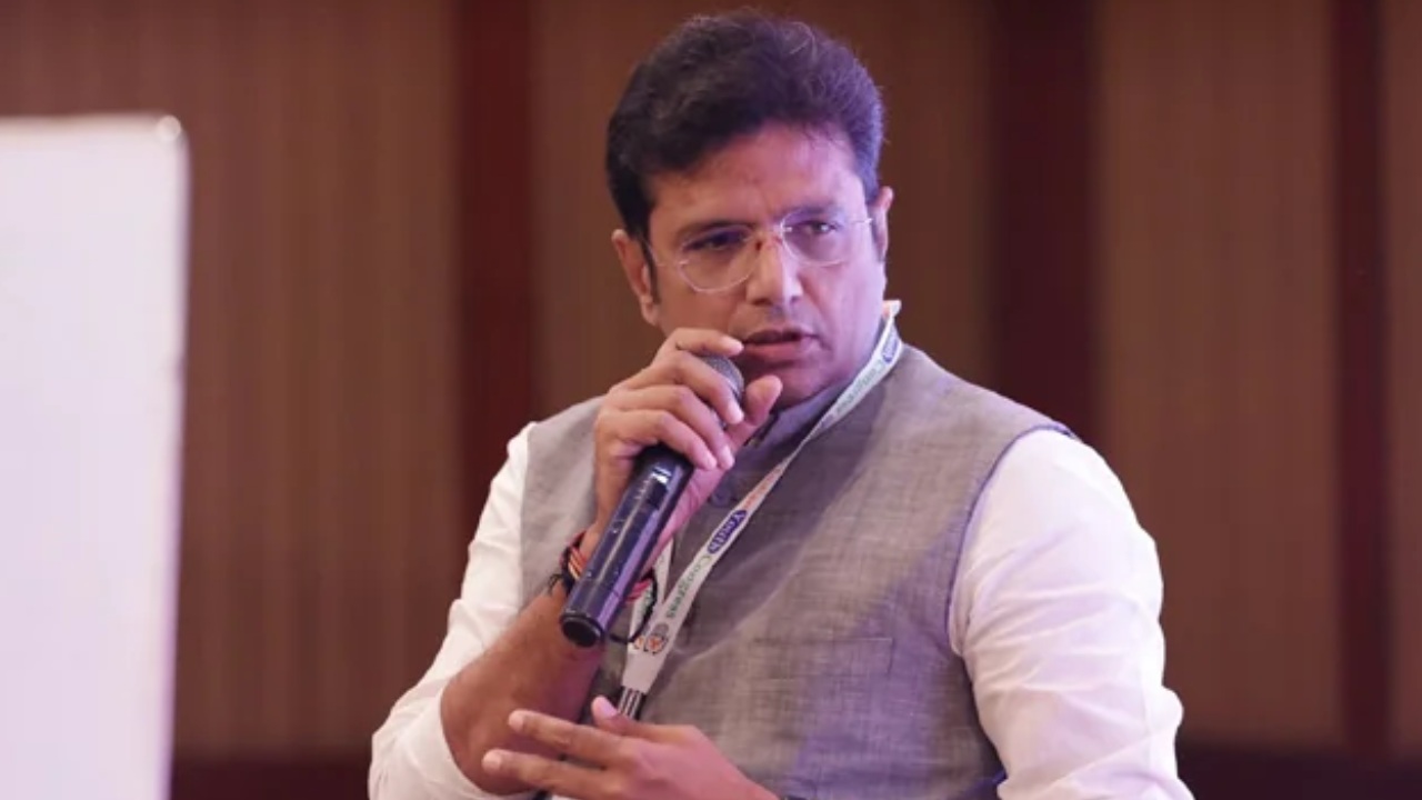 Minister Sridhar Babu : చరిత్రలో నిలిచే ఘట్టం ఈ అసెంబ్లీ సమావేశాల్లో జరిగింది.. 3 బిల్లులను ఆమోదించాం : మంత్రి శ్రీధర్ బాబు Minister Sridhar Babu : చరిత్రలో నిలిచే ఘట్టం ఈ అసెంబ్లీ సమావేశాల్లో జరిగింది.. 3 బిల్లులను ఆమోదించాం : మంత్రి శ్రీధర్ బాబు