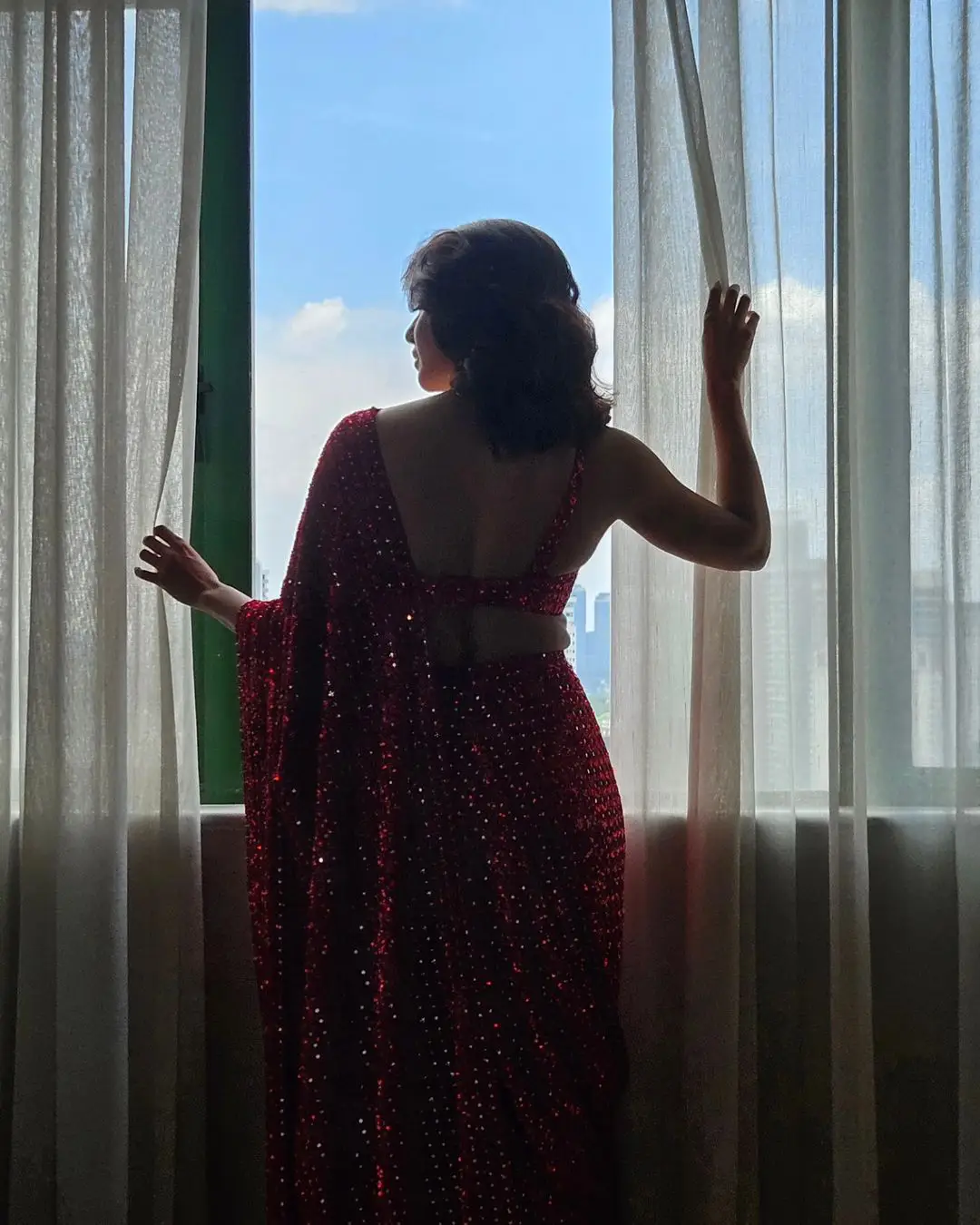 Tollywood Actress Samantha shines in red dress photos
