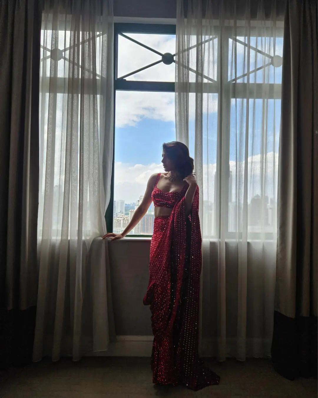 Tollywood Actress Samantha shines in red dress photos