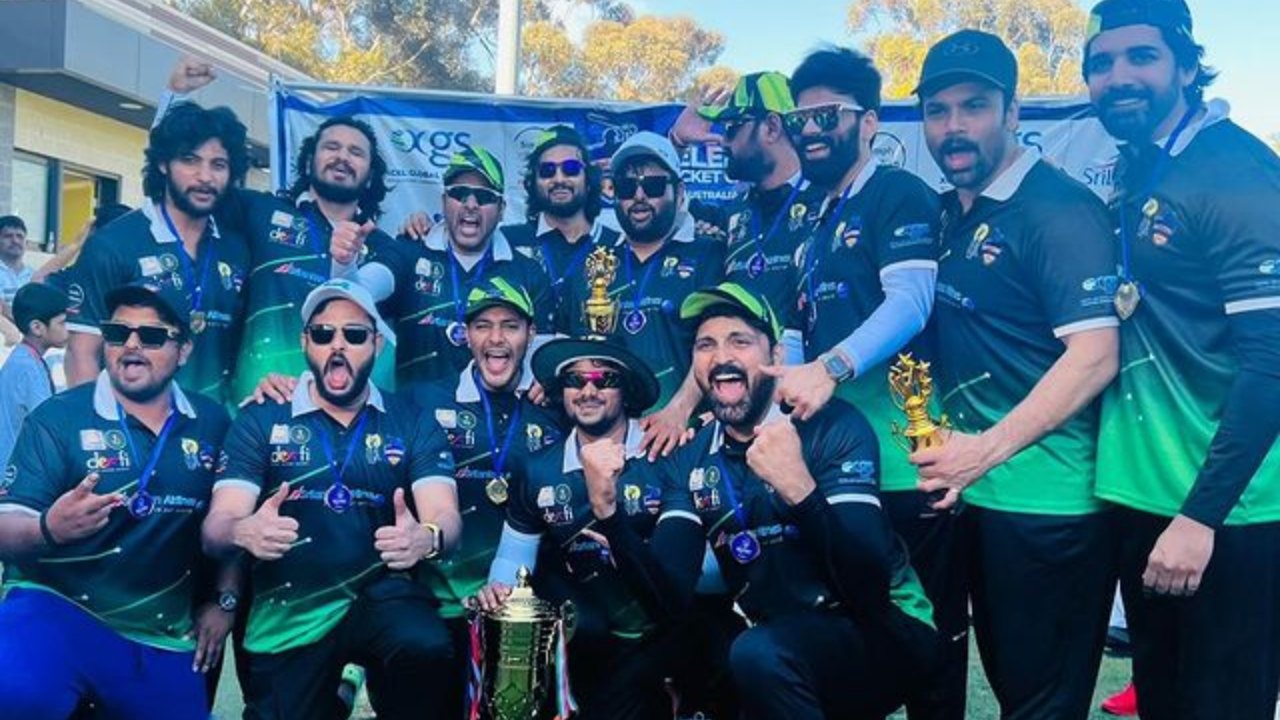 Celebrity Cricket Carnival : ఆస్ట్రేలియాలో క్రికెట్ విజేతలుగా నిలిచిన టాలీవుడ్ స్టార్స్.. నెక్స్ట్ CCL మ్యాచ్.. Celebrity Cricket Carnival : ఆస్ట్రేలియాలో క్రికెట్ విజేతలుగా నిలిచిన టాలీవుడ్ స్టార్స్.. నెక్స్ట్ CCL మ్యాచ్..