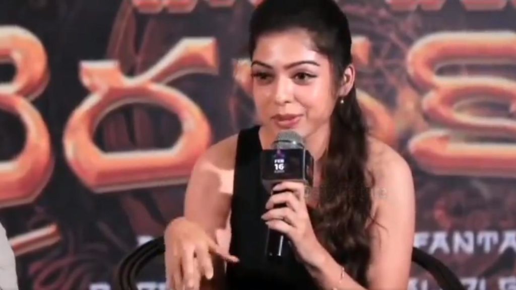 Varsha Bollamma strong counter to journalist in Ooru Peru Bhairavakona press meet
