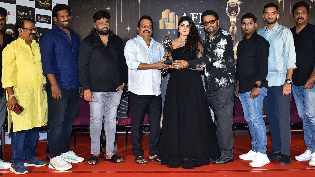 Gama Awards : త్వరలో దుబాయిలో ‘గామా’ అవార్డ్స్ వేడుక.. SP బాలసుబ్రహ్మణ్యం స్మృతిగా ‘గామా SPB గోల్డెన్ వాయిస్ అవార్డు’.. Gama Awards : త్వరలో దుబాయిలో ‘గామా’ అవార్డ్స్ వేడుక.. SP బాలసుబ్రహ్మణ్యం స్మృతిగా ‘గామా SPB గోల్డెన్ వాయిస్ అవార్డు’..