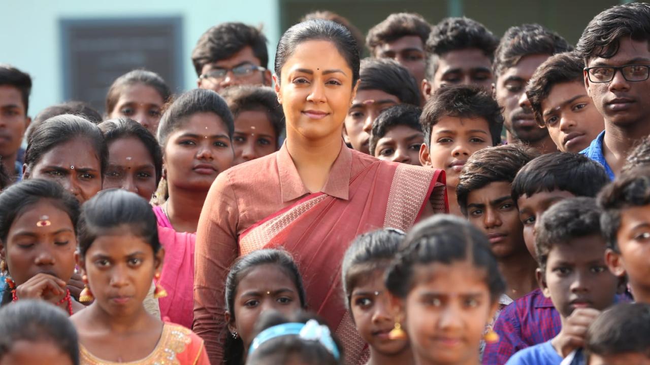 Jyothika : అయిదేళ్ల తర్వాత ‘అమ్మ ఒడి’ అంటూ డబ్బింగ్ అవుతున్న జ్యోతిక సినిమా.. ఎన్నికల ముందే రిలీజ్? Jyothika : అయిదేళ్ల తర్వాత ‘అమ్మ ఒడి’ అంటూ డబ్బింగ్ అవుతున్న జ్యోతిక సినిమా.. ఎన్నికల ముందే రిలీజ్?