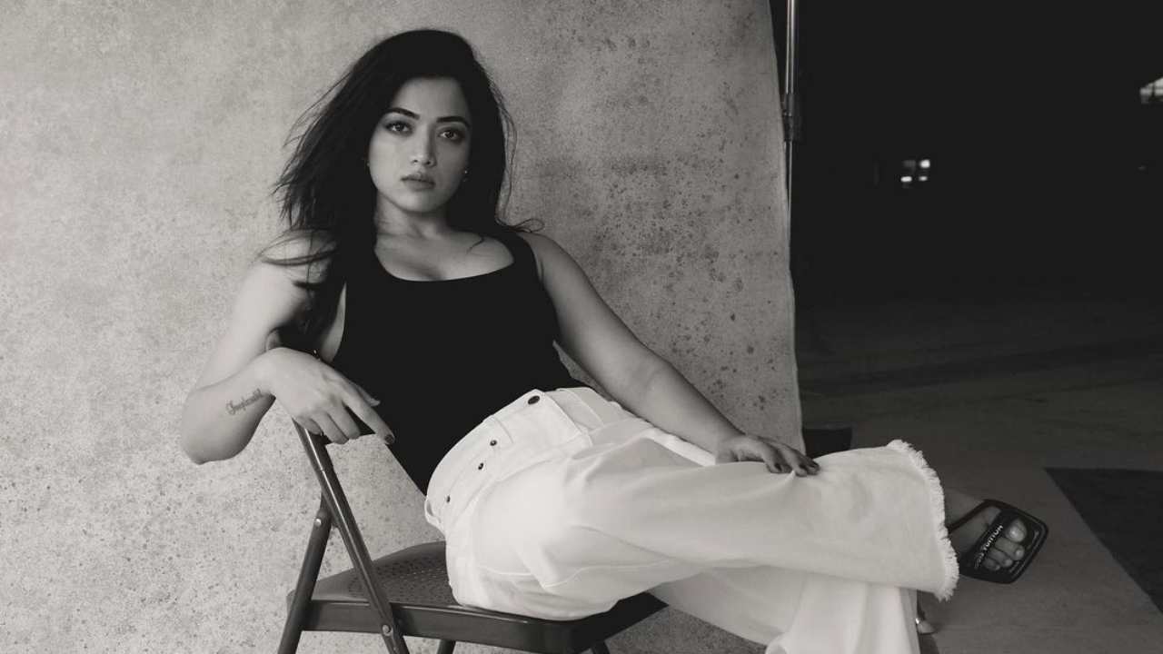 Rashmika Mandanna : రష్మిక రెమ్యునరేషన్పై వస్తున్న వార్తలకు.. కౌంటర్ ఇచ్చిన రష్మిక.. Rashmika Mandanna : రష్మిక రెమ్యునరేషన్పై వస్తున్న వార్తలకు.. కౌంటర్ ఇచ్చిన రష్మిక..