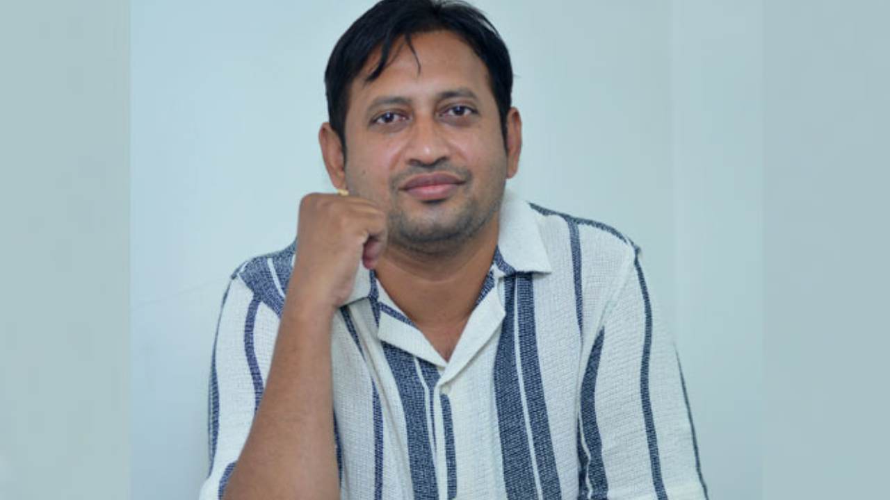 Producer SKN : వరుస హిట్స్ కొడుతున్న నిర్మాత SKN.. తెలుగు ఫిలిం డైరెక్టర్స్ అసోసియేషన్కి భారీ విరాళం.. ఎంతో తెలుసా? Producer SKN : వరుస హిట్స్ కొడుతున్న నిర్మాత SKN.. తెలుగు ఫిలిం డైరెక్టర్స్ అసోసియేషన్కి భారీ విరాళం.. ఎంతో తెలుసా?