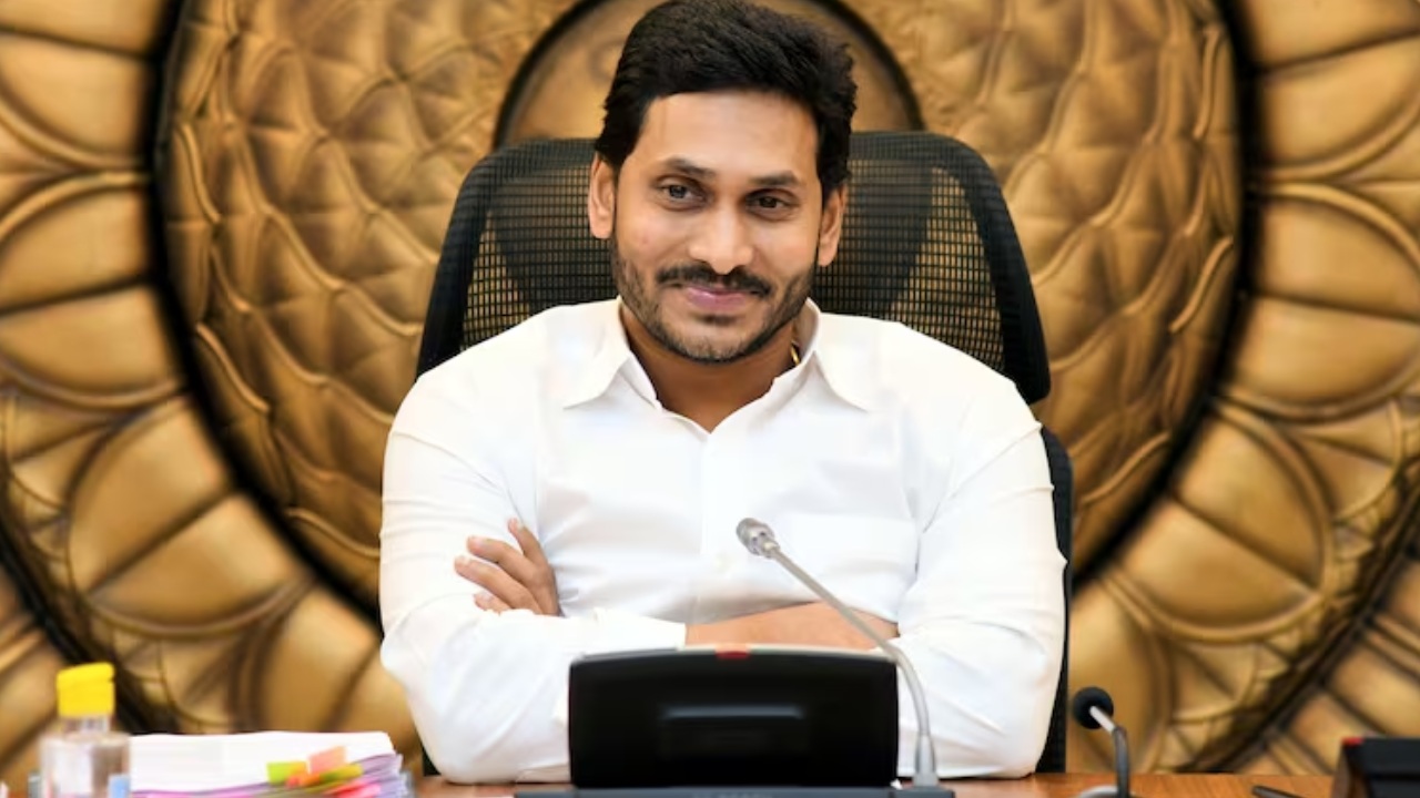 Contract Employees : కాంట్రాక్ట్ ఉద్యోగులకు ఏపీ సర్కార్ తీపి కబురు..! Contract Employees : కాంట్రాక్ట్ ఉద్యోగులకు ఏపీ సర్కార్ తీపి కబురు..!