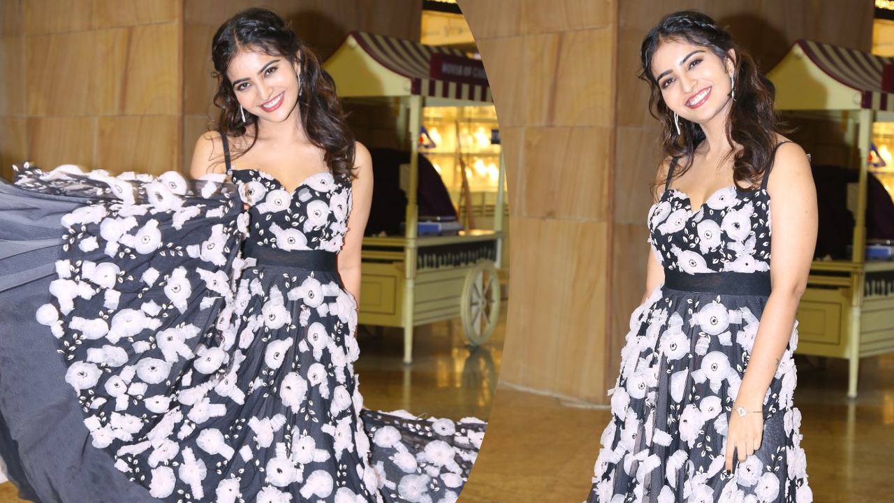 Ananya Nagalla : నవ్వుతో పడేస్తున్న అనన్య నాగళ్ళ..