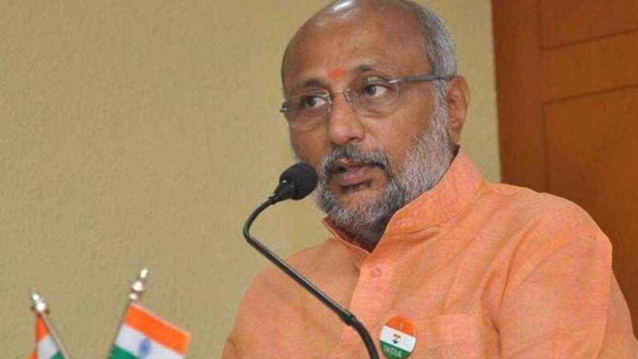 ఝార్ఖండ్ గవర్నర్ సీపీ రాధాకృష్ణన్కు తెలంగాణ గవర్నర్గా అదనపు బాధ్యతలు ఝార్ఖండ్ గవర్నర్ సీపీ రాధాకృష్ణన్కు తెలంగాణ గవర్నర్గా అదనపు బాధ్యతలు
